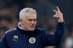 巴塞罗那瞄准拜仁射手：转会传闻下的锋线新援争夺战